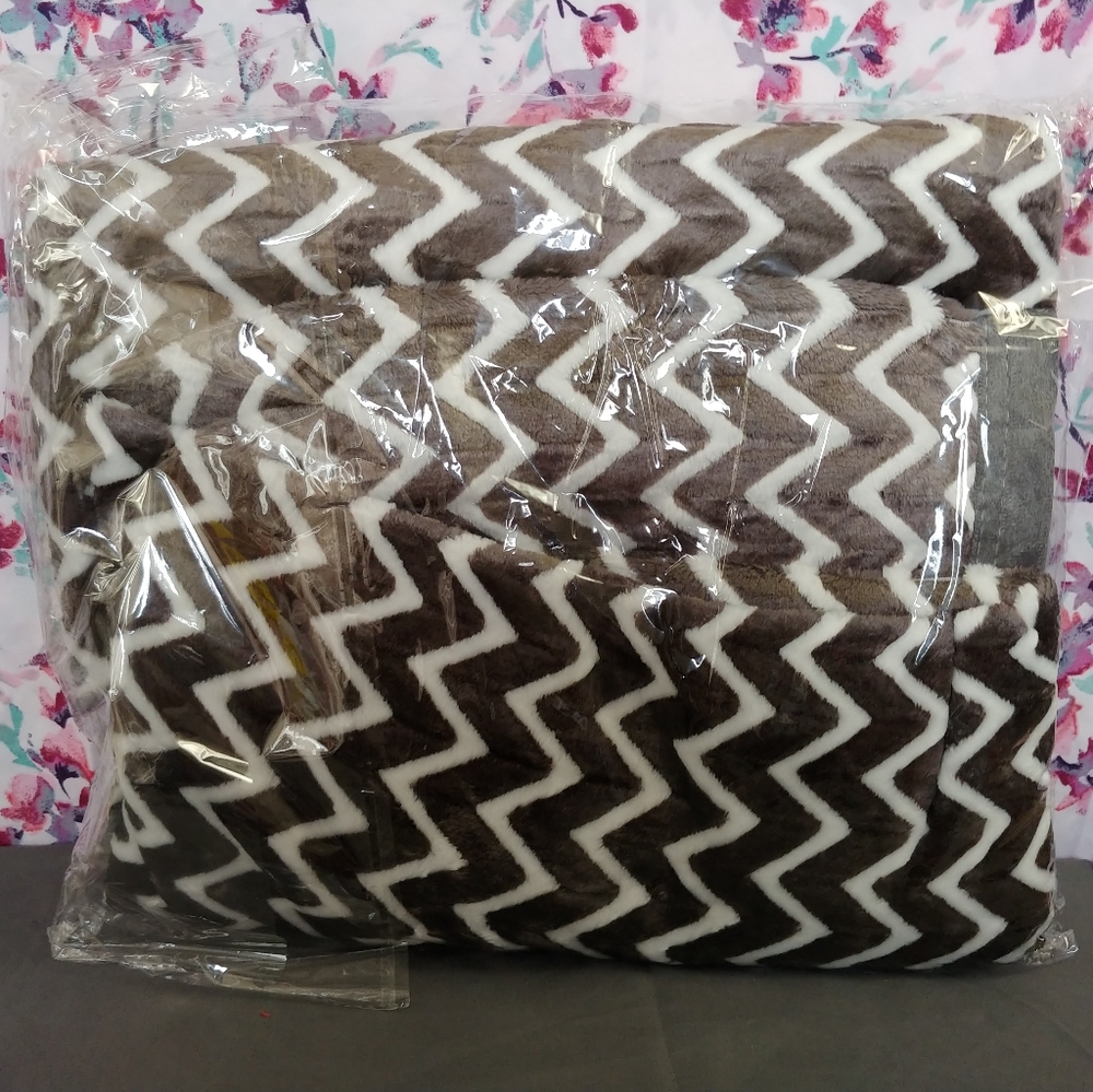 Fuzzy Chevron Throw Blanket